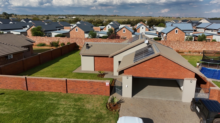 3 Bedroom Property for Sale in Van Der Hoff Park North West